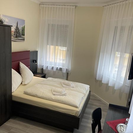 Hotel Koenig Humbert Эрланген Экстерьер фото