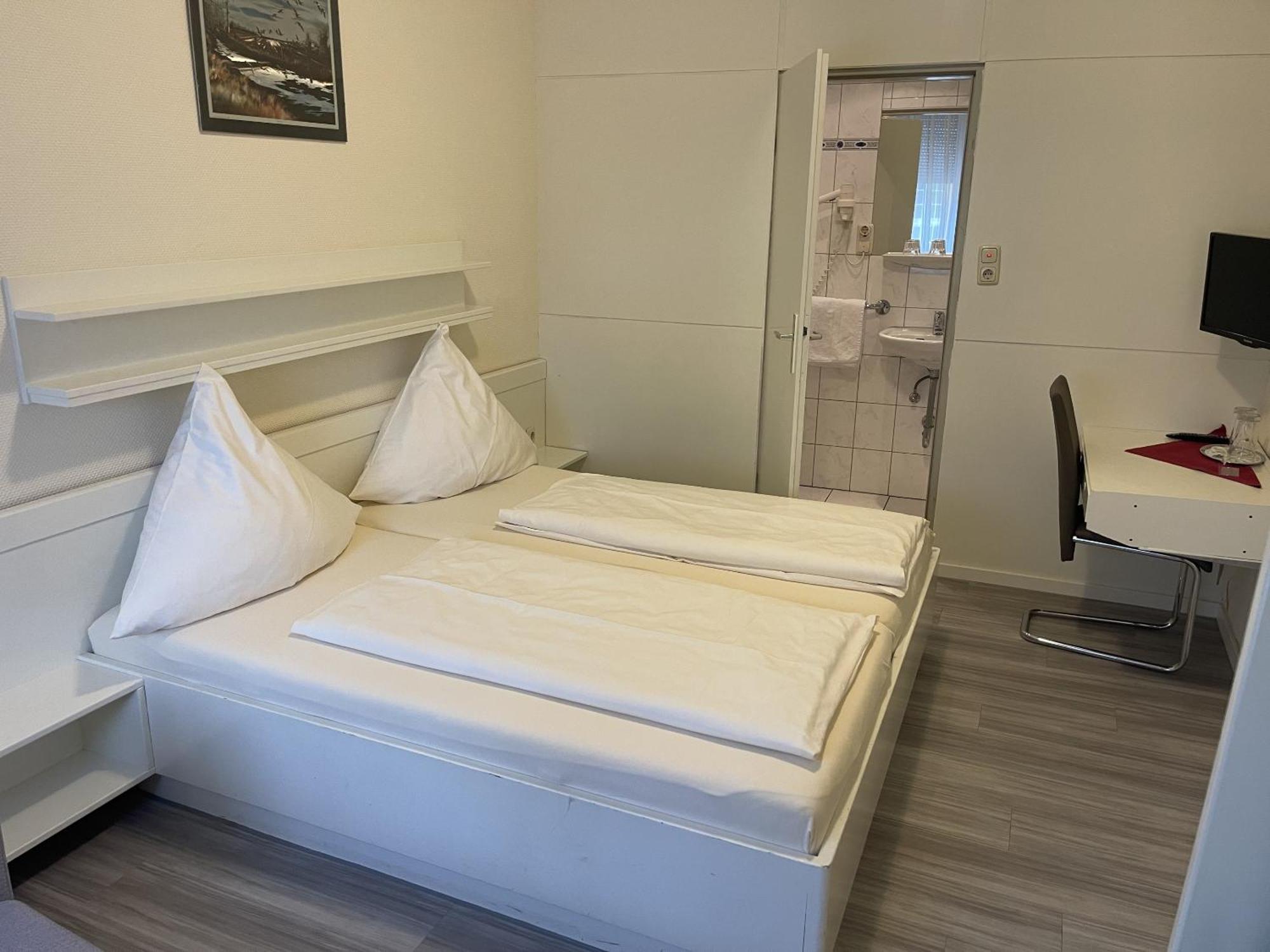 Hotel Koenig Humbert Эрланген Экстерьер фото